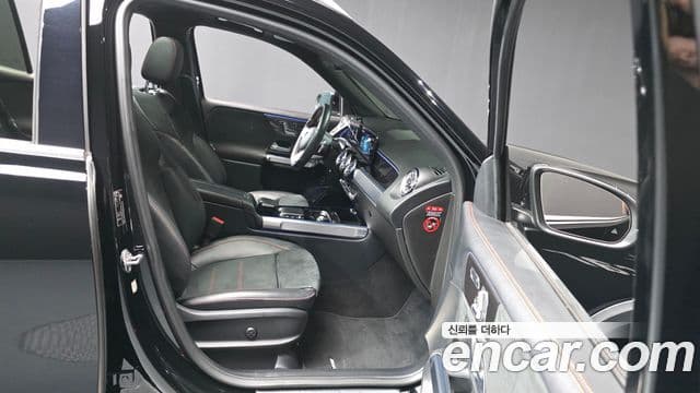 Mercedes-Benz GLB-Class 2021 — ფოტო 11/20
