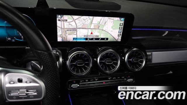 Mercedes-Benz GLB-Class 2021 — ფოტო 14/20