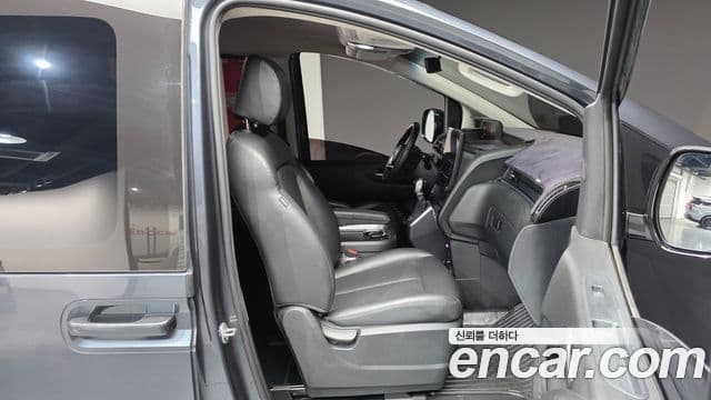 Hyundai Staria 2022 — Фото 12/20