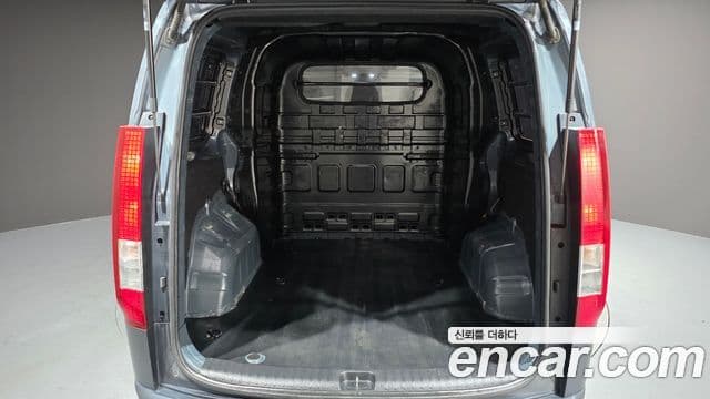 Hyundai Staria 2022 — Фото 20/20