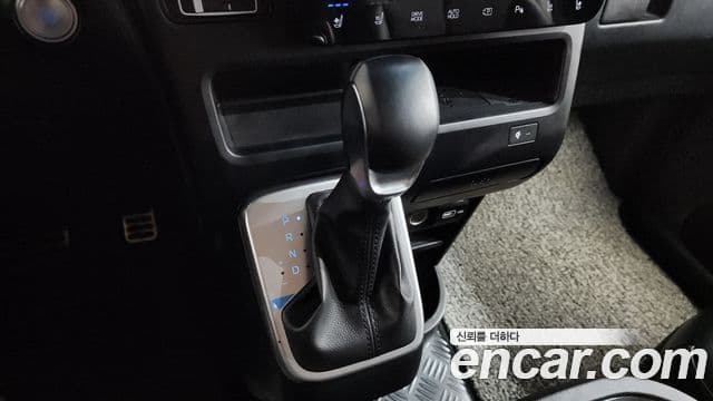 Hyundai Staria 2022 — Şəkil 9/20