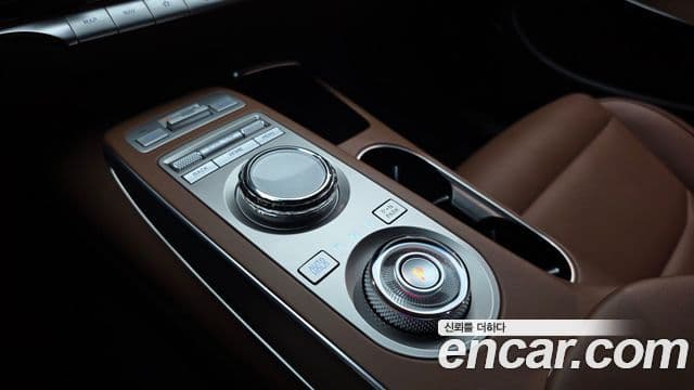 Genesis GV70 2021 — ფოტო 9/20