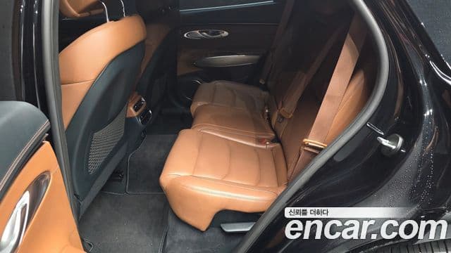 Genesis GV70 2021 — ფოტო 12/20