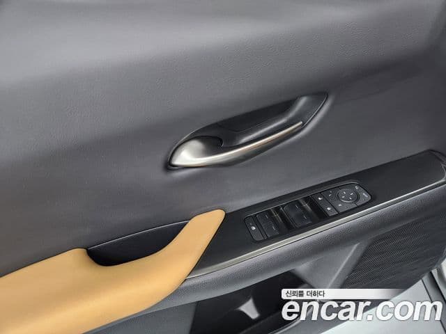 Lexus UX300h 2024 — ფოტო 11/20