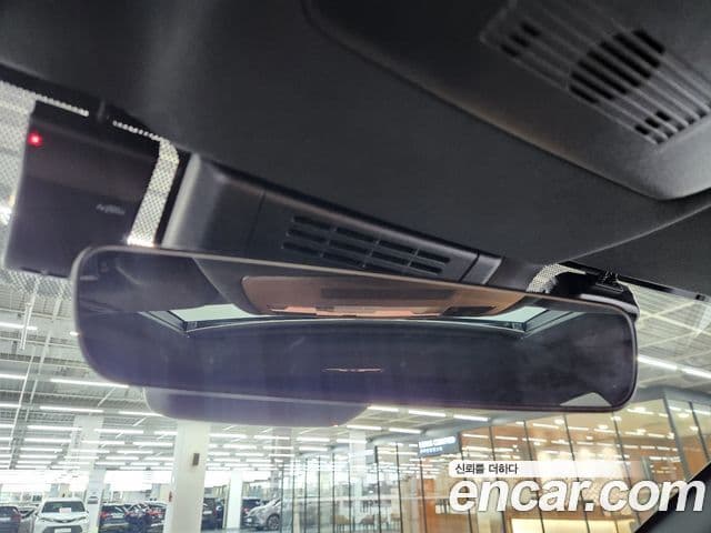 Lexus UX300h 2024 — ფოტო 13/20