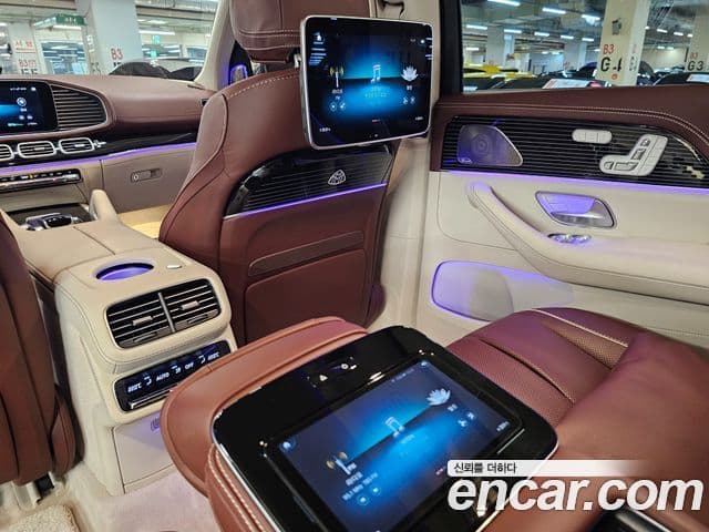 Mercedes-Benz GLS-Class 2023 — ფოტო 8/20