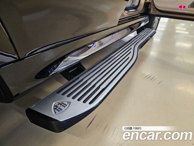 Mercedes-Benz GLS-Class 2023 — ფოტო 13/20