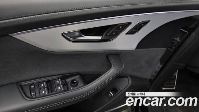 Audi Q8 2025 — Photo 5/34