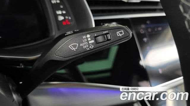 Audi Q8 2025 — Photo 21/34