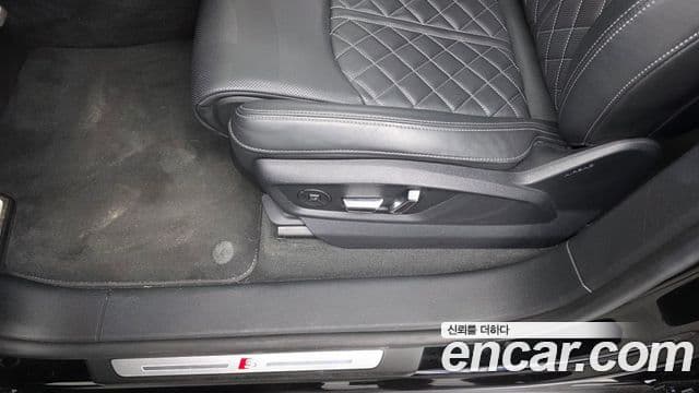 Audi Q8 2025 — Photo 11/34
