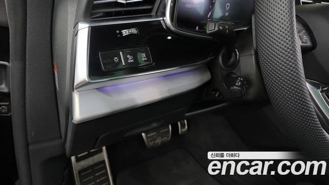 Audi Q8 2025 — Photo 18/34