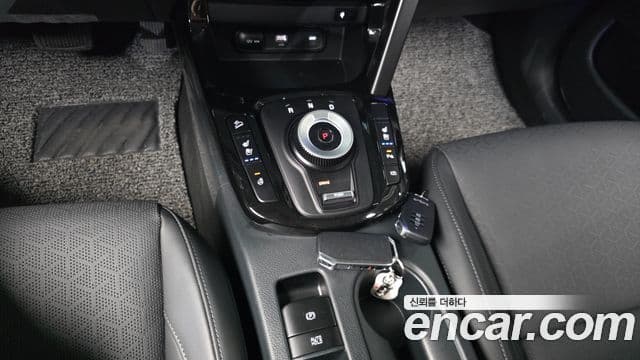 Kia Seltos 2025 — ფოტო 8/20