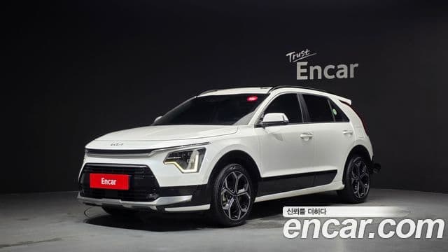 Kia Niro 2022 — ფოტო 1/20