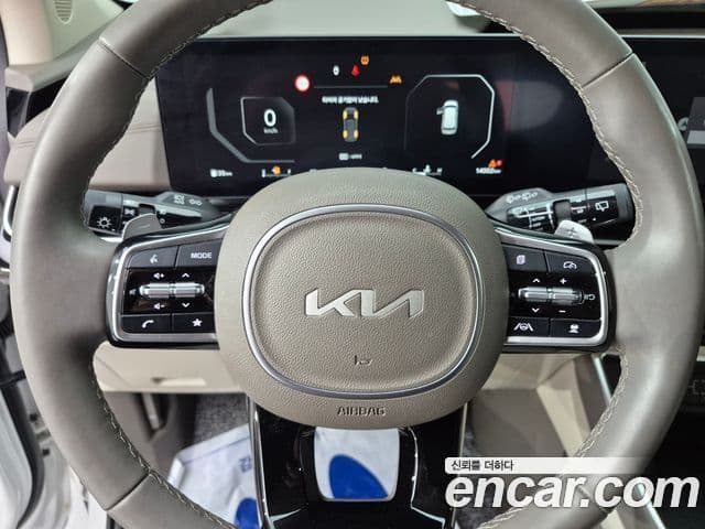 Kia Carnival 2024 — Фото 13/20