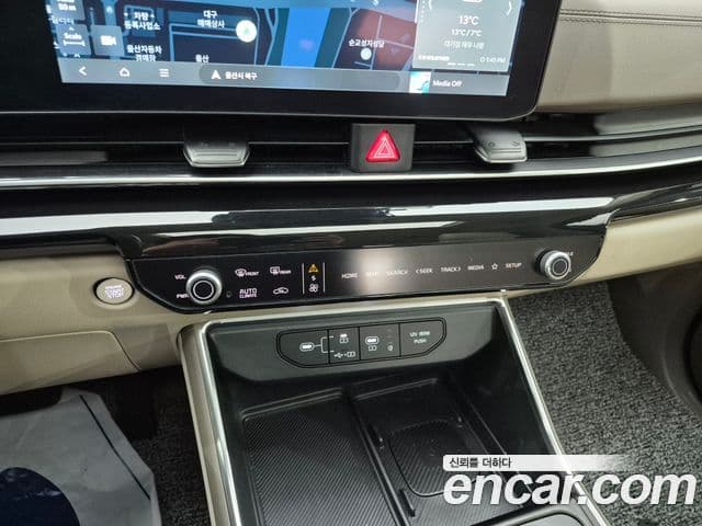 Kia Carnival 2024 — Фото 18/20
