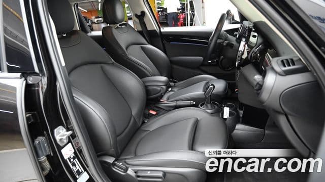 Mini Cooper 2022 — фото 9 из 20