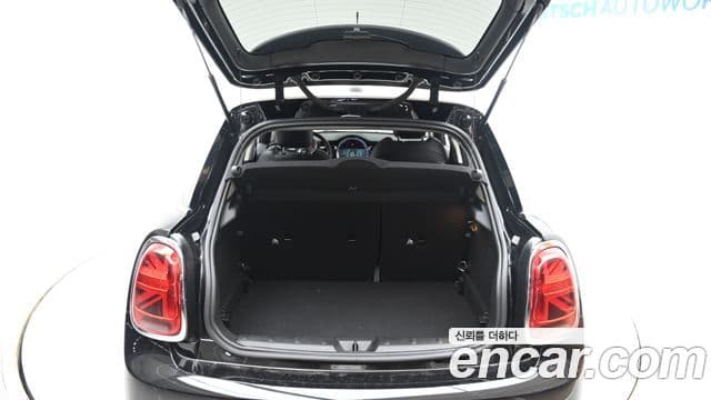 Mini Cooper 2022 — фото 19 из 20