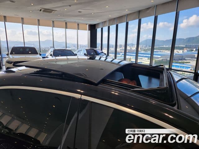 Mercedes-Benz S-Class 2025 — Photo 6/20