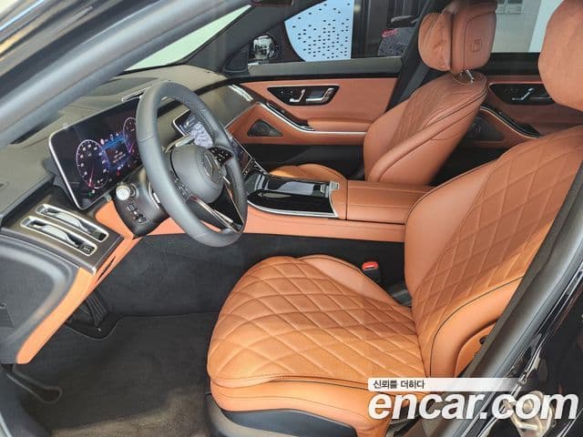Mercedes-Benz S-Class 2025 — Photo 16/20
