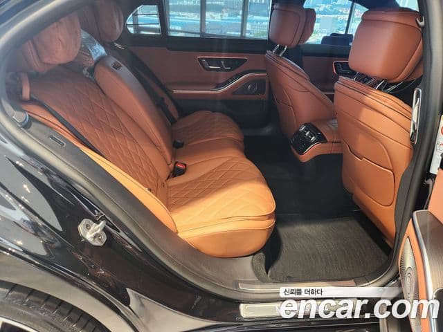 Mercedes-Benz S-Class 2025 — Photo 4/20