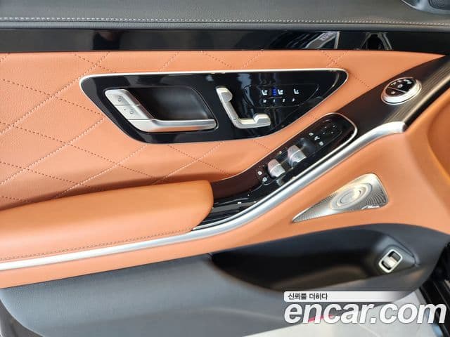 Mercedes-Benz S-Class 2025 — Photo 15/20