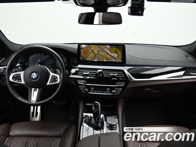 BMW 5 Series 2021 — ფოტო 6/20