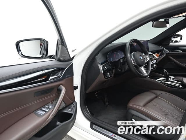 BMW 5 Series 2021 — ფოტო 12/20