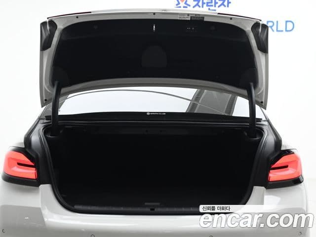 BMW 5 Series 2021 — ფოტო 20/20