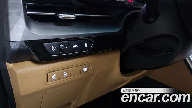 Kia Carnival 2023 — Şəkil 16/20