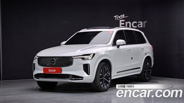 Volvo XC90 2025 — ფოტო 1/20