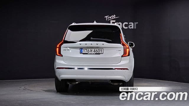 Volvo XC90 2025 — ფოტო 4/20