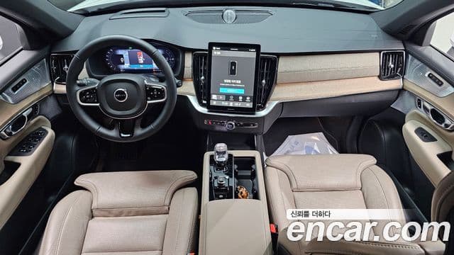 Volvo XC90 2025 — ფოტო 7/20