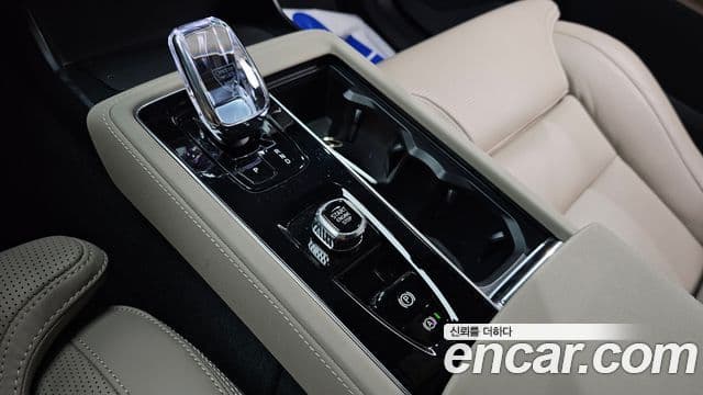 Volvo XC90 2025 — ფოტო 9/20