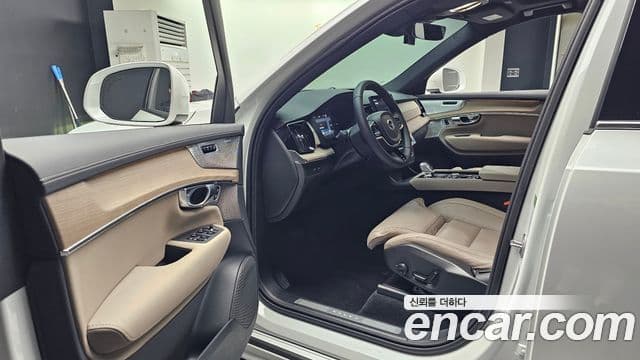 Volvo XC90 2025 — ფოტო 10/20