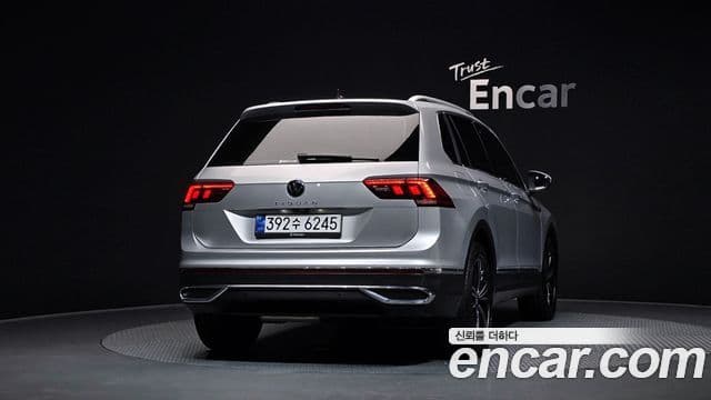 Volkswagen Tiguan 2022 — ფოტო 4/20