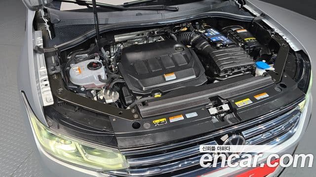 Volkswagen Tiguan 2022 — ფოტო 6/20
