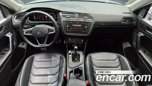 Volkswagen Tiguan 2022 — ფოტო 7/20