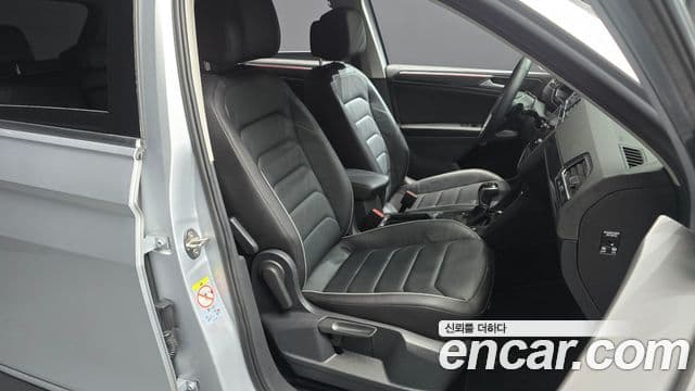 Volkswagen Tiguan 2022 — ფოტო 12/20