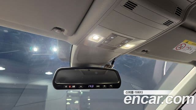 Volkswagen Tiguan 2022 — ფოტო 18/20