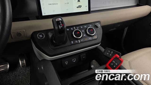 Land Rover Defender 2021 — Şəkil 9/20