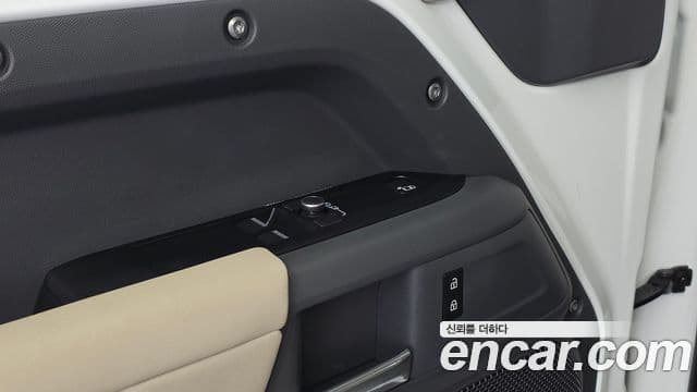Land Rover Defender 2021 — ფოტო 25/31
