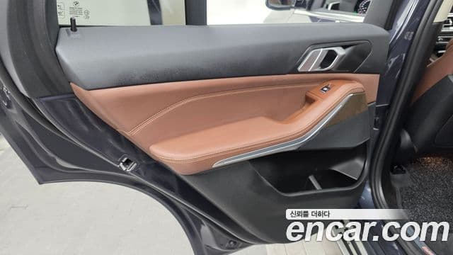 BMW X5 2019 — Photo 15/32