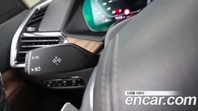 BMW X5 2019 — Photo 8/32