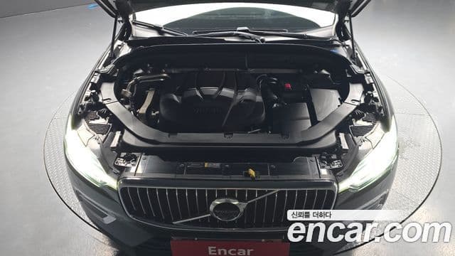Volvo XC60 2019 — ფოტო 6/20