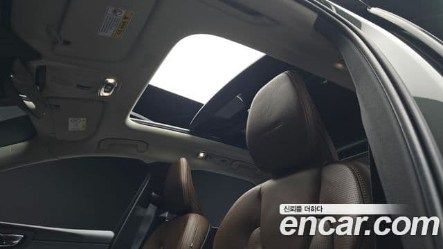 Volvo XC60 2019 — ფოტო 19/20