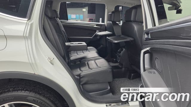 Volkswagen Tiguan Allspace 2018 — Фото 11/20