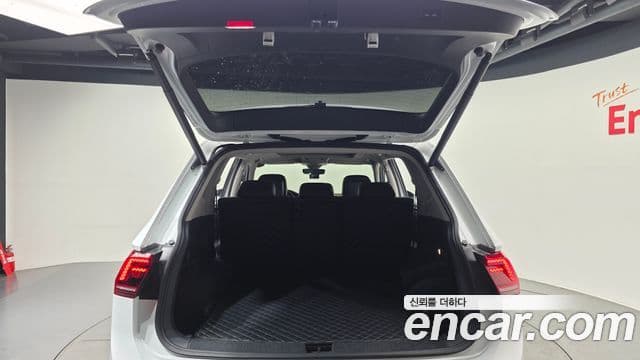Volkswagen Tiguan Allspace 2018 — Фото 19/20