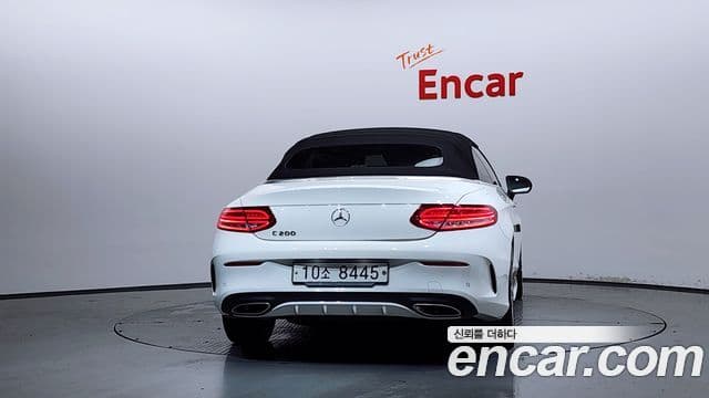 Mercedes-Benz C-Class 2018 — ფოტო 4/20