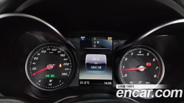 Mercedes-Benz C-Class 2018 — ფოტო 8/20