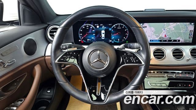 Mercedes-Benz E-Class 2020 — ფოტო 13/20